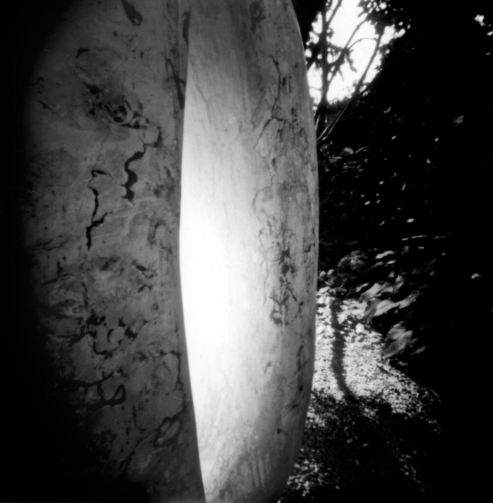2008-09 Pacific Northwest – Vancouver statue bw 2